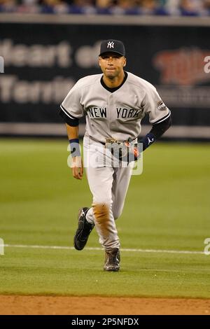 Twins honor Derek Jeter with second base from Metrodome's last