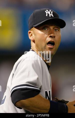 Twins honor Derek Jeter with second base from Metrodome's last game – Twin  Cities