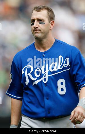 Watch: Scott Podsednik throws out first pitch at U.S. Cellular