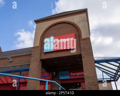 Home Bargains discount store, St Peters Way, Northampton, UK Stock Photo