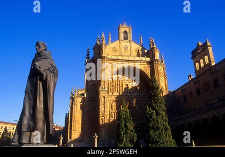 Monument to Francisco de Vitoria and San Esteban Church,Salamanca,Spain Stock Photo