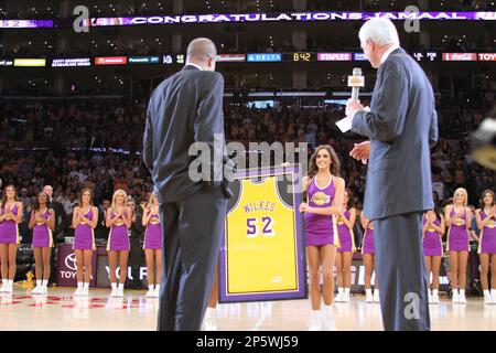 Lakers retire Jamaal Wilkes' No. 52 jersey - Sports Illustrated
