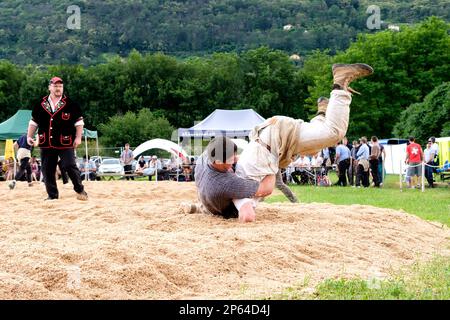 Switzerland, Canton Ticino, Gudo, Swiss wrestling Stock Photo