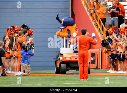 Otto the Orange - HOF mascot & HOF interviewee 🧡 Syracuse dominated so  easily in its opener that starting QB Garrett Shrader only played…