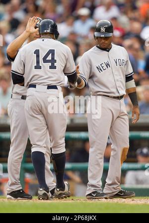 Curtis Granderson hits 30th home run as Yankees beat Tigers, 12-8