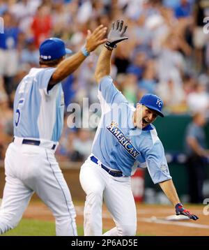 George Brett, right, congratulates Dave Winfield for his home run during  the MLB All-Star celebrity softball game Sunday, July 8, 2012, in Kansas  City, Mo. (AP Photo/Charlie Riedel Stock Photo - Alamy