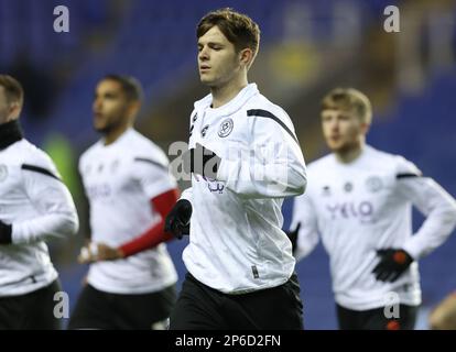 Reading, England, 7th March 2023.  James McAtee of Sheffield Utd warms up during the Sky Bet Championship match at the Select Car Leasing Stadium, Reading. Picture credit should read: Paul Terry / Sportimage Stock Photo