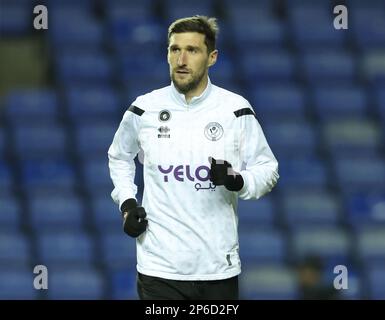 Reading, England, 7th March 2023.  Chris Basham of Sheffield Utd warms up during the Sky Bet Championship match at the Select Car Leasing Stadium, Reading. Picture credit should read: Paul Terry / Sportimage Stock Photo