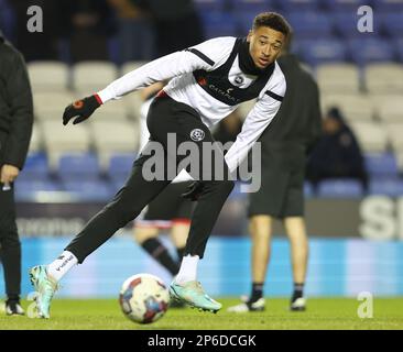 Reading, England, 7th March 2023. Daniel Jebbison of Sheffield Utd warms up  during the Sky Bet Championship match at the Select Car Leasing Stadium, Reading. Picture credit should read: Paul Terry / Sportimage Stock Photo