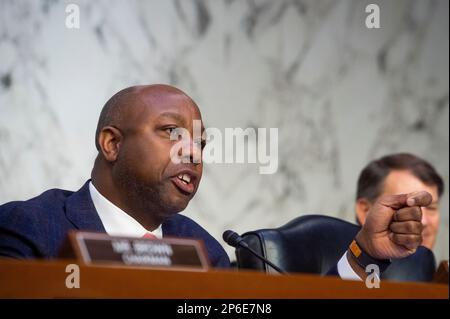 United States Senator Tim Scott (Republican of South Carolina), Chairman, US Senate Committee on Banking, Housing, and Urban Affairs questions Jerome H. Powell, Chairman, Board of Governors of the Federal Reserve System, during a Senate Committee on Banking, Housing, and Urban Affairs hearing to examine the Semiannual Monetary Policy Report to the Congress, in the Hart Senate Office Building in Washington, DC, Tuesday, March 7, 2023. Credit: Rod Lamkey/CNP /MediaPunch Stock Photo