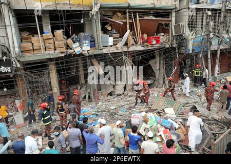 Dhaka, Bangladesh. 07th Mar, 2023. Firefighters And Emergency Gather ...