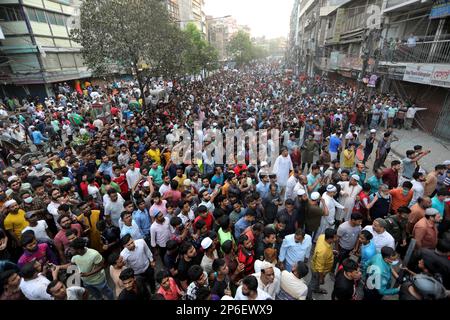 Dhaka, Bangladesh. 07th Mar, 2023. Firefighters And Emergency Gather ...