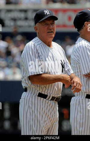 Former New York Yankee Lee Mazzilli is introduced during Old