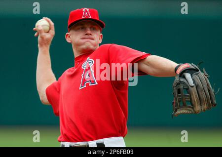DAVID ECKSTEIN throws to first during the game – Stock Editorial