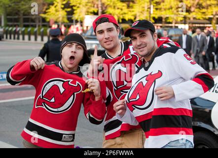 Photo: Los Angeles Kings vs. New Jersey Devils in game 1 of the Stanley Cup  Finals in New Jersey - NYP20120530211 