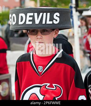 Photo: Los Angeles Kings vs. New Jersey Devils in game 1 of the Stanley Cup  Finals in New Jersey - NYP20120530211 