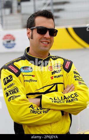 Sam Hornish Jr. during qualifying for the NASCAR Sprint Cup Series auto