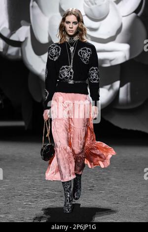 Chanel Fall Winter 2023 – 2024 RTW Collection at Paris Fashion Week