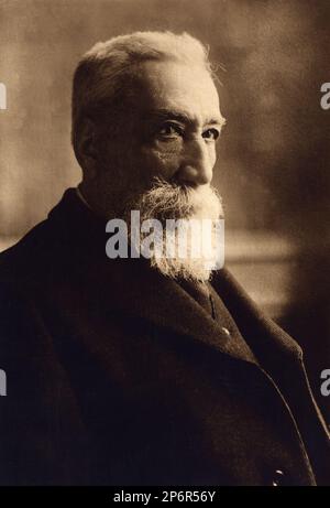 The french writer NOBEL award winner Prize for Literature in 1921 ANATOLE FRANCE ( 1844 - 1924 ) . - LETTERATO - SCRITTORE - LETTERATURA - Literature - ritratto - beard - barba  ---- Archivio GBB Stock Photo