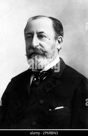 1890 c, FRANCE : The french organ virtuoso and music composer CAMILLE SAINT SAENS  ( 1835 - 1921 ) . He composed a variety of successful works inclunding the Opera SAMSON AND DELILAH , the orchestral CARNIVAL OF THE ANIMALS and several symphonies . Portrait by Reutlinger , Paris  - Saint-Saens - DIRETTORE D' ORCHESTRA - COMPOSITORE - OPERA LIRICA - CLASSICA - CLASSICAL - PORTRAIT - RITRATTO - MUSICISTA - MUSICA  - profile - profilo - barba - beard - CRAVATTA - TIE - -- ARCHIVIO GBB Stock Photo