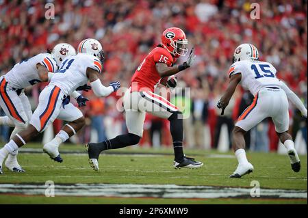 Georgia Bulldogs tight end Marlon Brown (15) carries the ball by