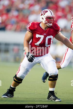 NFL: Former Badgers offensive lineman Kevin Zeitler signs with