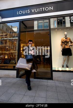 Louis Vuitton store window display reflection in Parizska street Prague,  Old Town, Czech Republic Stock Photo - Alamy