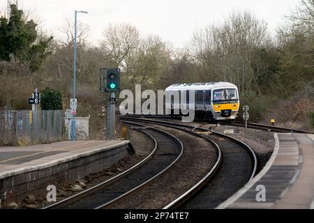 Chiltern Railways class 165 diesel train approaching Hatton station, Warwickshire, UK Stock Photo