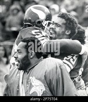 Minnesota Vikings' Matt Blair (59) goes high to block the kick by