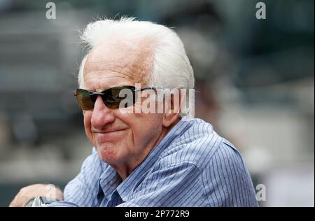 Bob uecker hi-res stock photography and images - Alamy