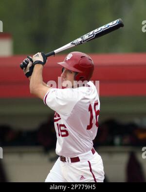 April 23, 2011: Minnesota Golden Gophers shortstop Matt Puhl (16) at bat  during an NCAA Baseball game between the Minnesota and Indiana University  at Sembower Field in Bloomington, Indiana. (Cal Sports Media