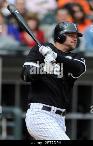 Photo: White Sox Pierzynski breaks bat against Rays in Chicago