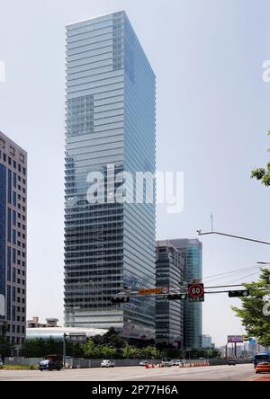 Seoul, South Korea - May 2022: FKI (The Federation of Korean Industries) Building in Yeouido-dong, Yeongdeungpo-gu Stock Photo