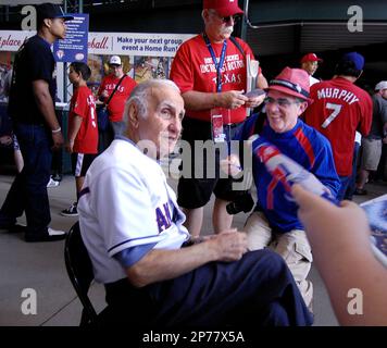 Texas Rangers manager Ted Williams and baseball broadcaster Johnny