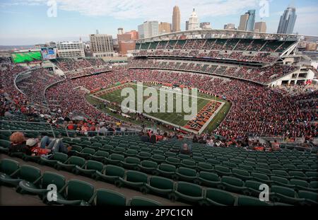 Paul brown stadium hi-res stock photography and images - Alamy