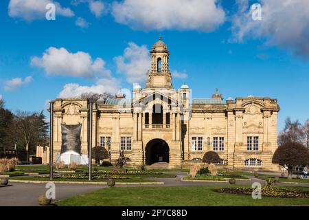 Cartwright Hall, Bradford art gallery, in Bradford, West Yorkshire, England, UK Stock Photo