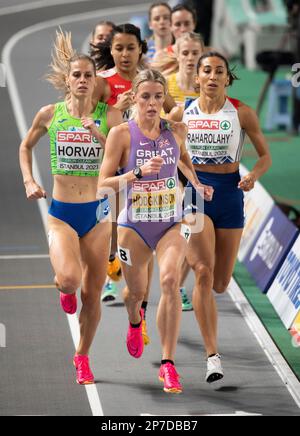 Keely Hodgkinson of Great Britain & NI competing in the women’s 800m final at the European Indoor Athletics Championships at Ataköy Athletics Arena in Stock Photo