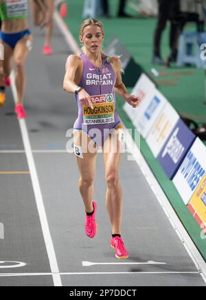 Keely Hodgkinson of Great Britain & NI competing in the women’s 800m final at the European Indoor Athletics Championships at Ataköy Athletics Arena in Stock Photo