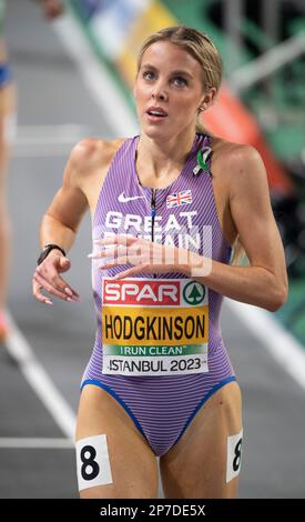 Keely Hodgkinson of Great Britain & NI competing in the women’s 800m final at the European Indoor Athletics Championships at Ataköy Athletics Arena in Stock Photo