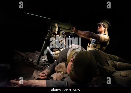 Soldier in the Gallipoli: The Scale of Our War exhibition in the Museum of New Zealand, Te Papa, Tongarewa, Wellington, New Zealand. Machine gun team Stock Photo