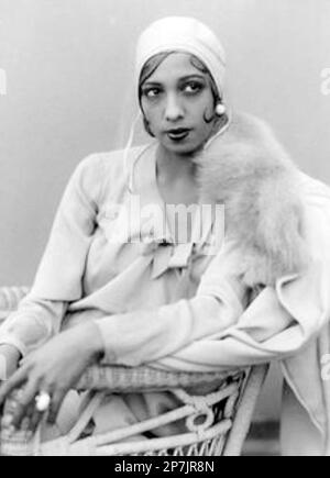 JOSEPHINE BAKER 1906-1975) Franco-American singer, dancer and film actress about 1928 Stock Photo