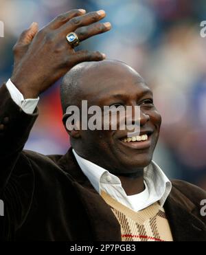 Bruce Smith of the Buffalo Bills Stock Photo - Alamy