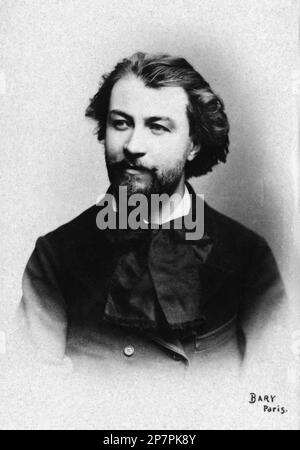 1900 c, FRANCE : The celebrated french music composer GUSTAVE CHARPENTIER ( 1860 - 1956 ), founder of Society L'OEUVRE DE MIMI PINSON ( 1900 ) , composer of Opera LOUISE ( 1900 ) . Photo by Bary , Paris . - COMPOSITORE - OPERA LIRICA - CLASSICA - CLASSICAL - PORTRAIT - RITRATTO - MUSICISTA - MUSICA - BEARD - BARBA - FIOCCO - BOW - CRAVATTA - TIE ----- ARCHIVIO GBB Stock Photo