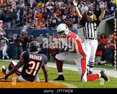 November 13, 2022 Inglewood, CA.Los Angeles Rams tight end Tyler Higbee #89  catches the pass, tackled by Arizona Cardinals linebacker Ben Niemann #56  in action in the second quarter during the NFL