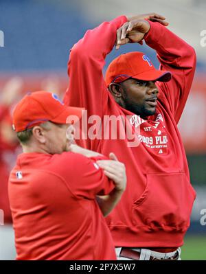 Philadelphia Phillies Matt Stairs and Ryan Madson, right