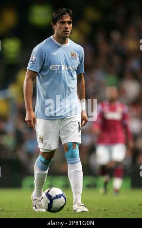 Rocky makes his debut, Roque Santa Cruz, Manchester City