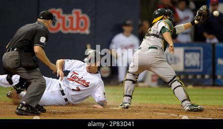 American League's Joe Mauer of the Minnesota Twins at bat during the MLB  baseball Home Run Derby in St. Louis, Monday, July 13, 2009. (AP Photo/Jeff  Roberson Stock Photo - Alamy