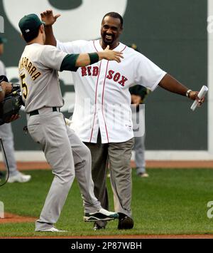 Nomar retires where he started – as a Red Sox