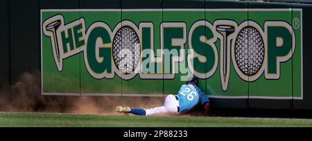 Jones makes an amazing grab against the wall 