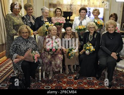 Singer Lyudmila Zykina Stock Photo Alamy